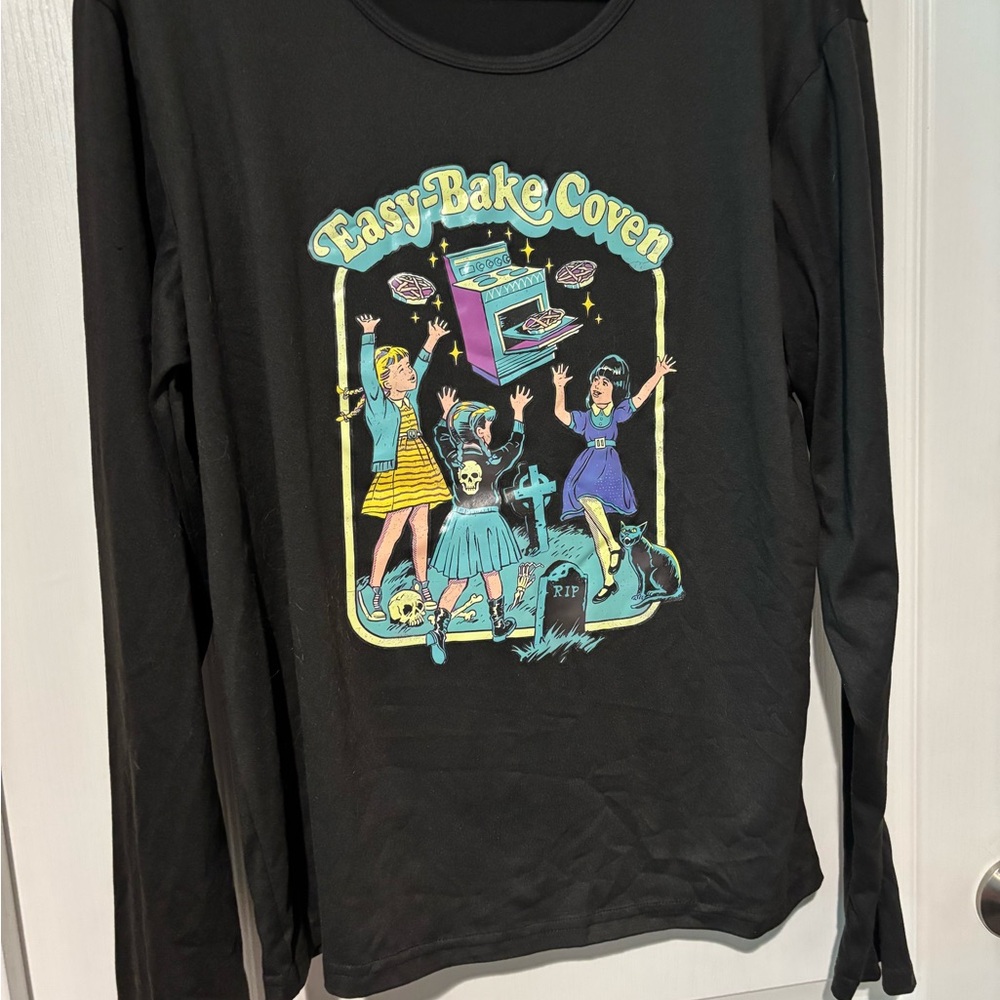 SHEIN Black Graphic Long Sleeve Tee